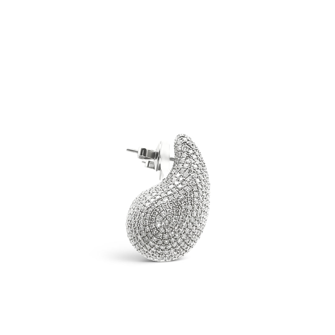 Les Classiques, Bulles earrings, water drop shape earrings featuring full pavée diamonds by Victoire