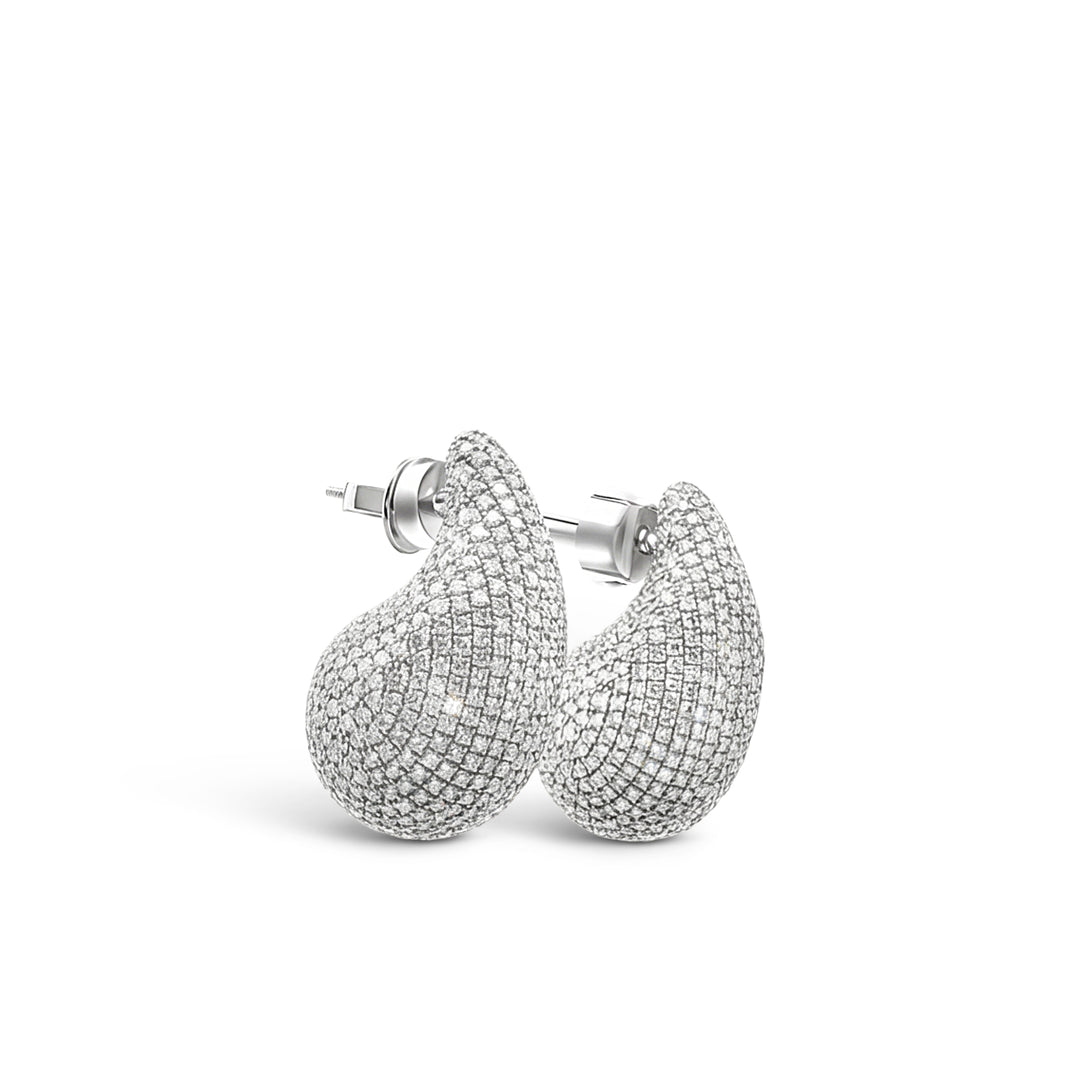 Les Classiques, Bulle earrings featuring a water drop shape with full pavée diamonds by Victoire