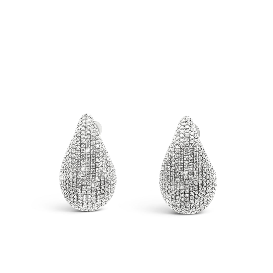 Les classiques, Bulles earrings featuring a large water drop shape with a full pavée diamonds by Victoire