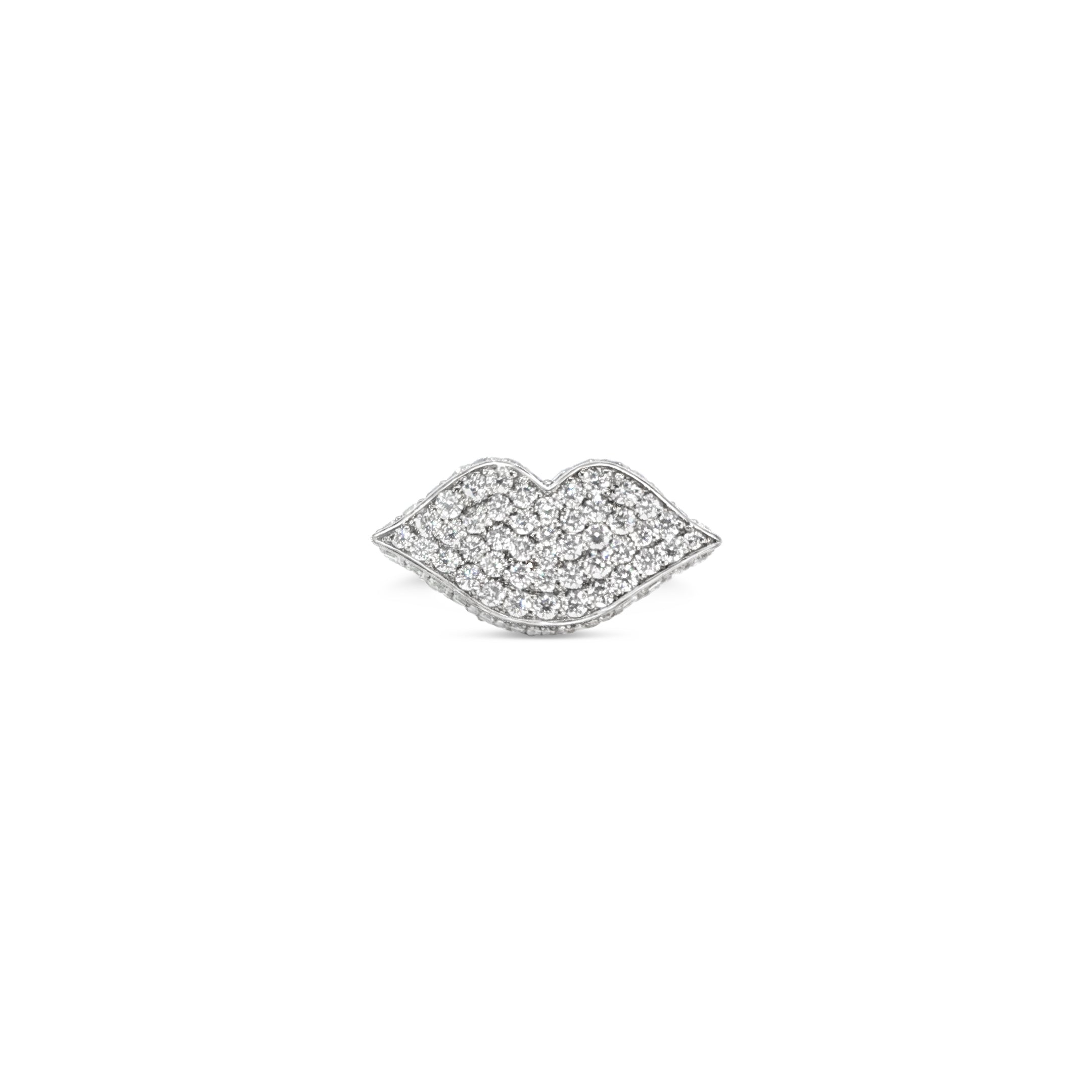 Le Kiss Collection pinky ring in pavée lab grown diamonds in platinum by Victoire
