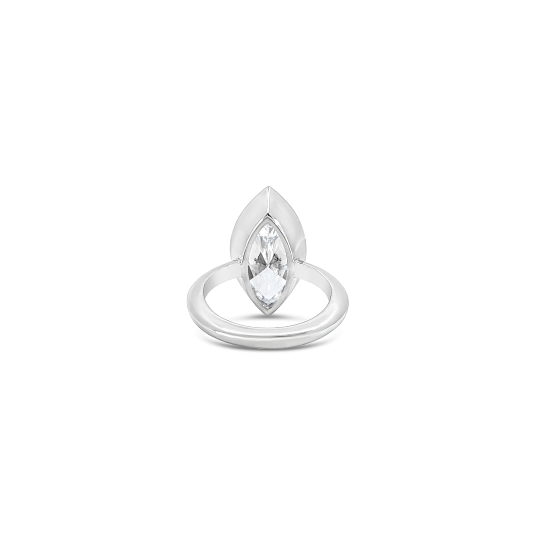 Les Pinky Collection lab grown diamond in marquise cut in platinum by Victoire